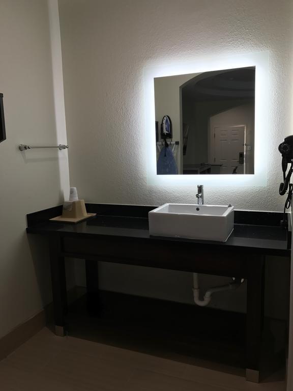 Americas Best Value Inn & Suites Spring / N. Houston Extérieur photo